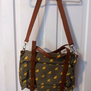 ModCloth Camp Director Zipped Tote in Bees